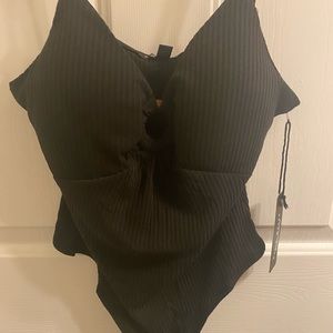 Fashion nova tops NWT